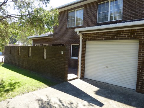 2/11 Blackbutt Crescent, LAURIETON NSW 2443