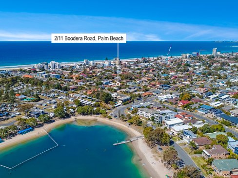 2/11 Boodera Road, PALM BEACH QLD 4221