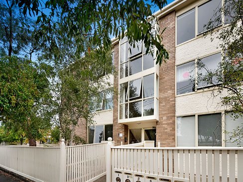 2 11 Henry Street Hawthorn 3122