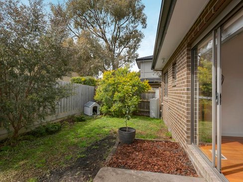 2 11 Holland Road Ringwood East 3135