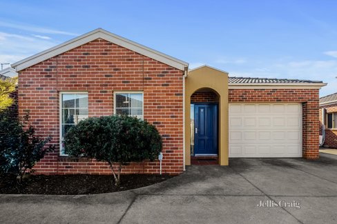 2 11 Plymouth Avenue Pascoe Vale 3044