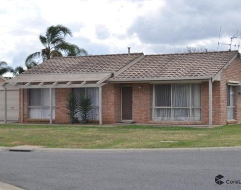 2/11 Sellwood Court, MOOROOPNA VIC 3629