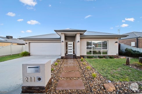 211 Station Street, EPSOM VIC 3551