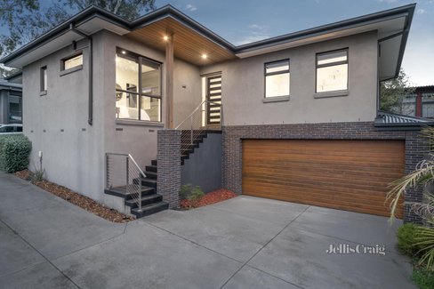 2 11 Walsh Street Eltham 3095