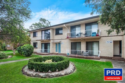 2/11 Windle St, LAKE ILLAWARRA NSW 2528