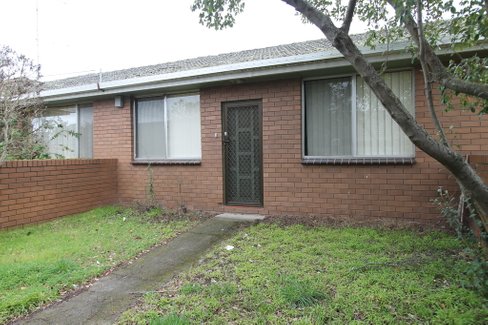 2/1110 Howitt Street, WENDOUREE VIC 3355