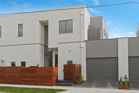 2/1135 Whitehorse Road Box Hill 3128