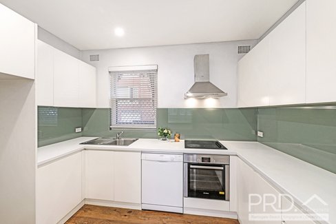 2/116-118 Chuter Avenue, RAMSGATE BEACH