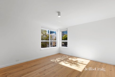 2/11A Darling St  South Yarra 3141