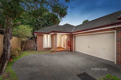 2 12 Parkside Street Blackburn 3130