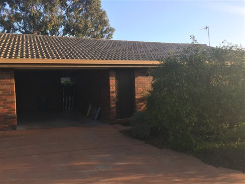 2/12 Retreat Road, FLORA HILL VIC 3550