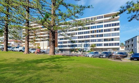 21/22 Goodwin Terrace, Burleigh Heads QLD 4220