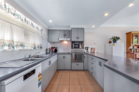 21/24 Pandanus Drive, CANNONVALE QLD 4802