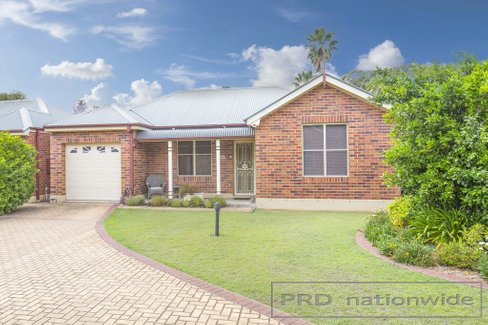 2/13 Brisbane Street, LORN NSW 2320