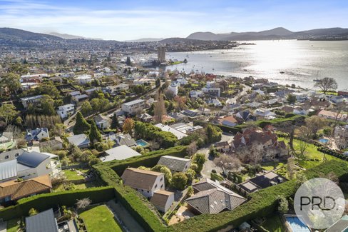 2/13 Cedar Court, SANDY BAY TAS 7005