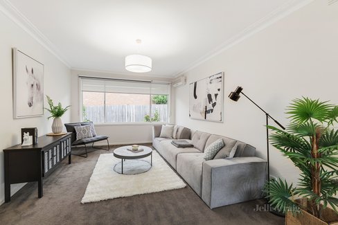 2/13 Estella Street Glen Iris 3146