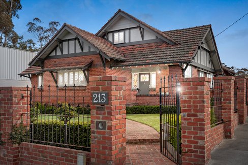 213 Napier Street  Essendon 3040