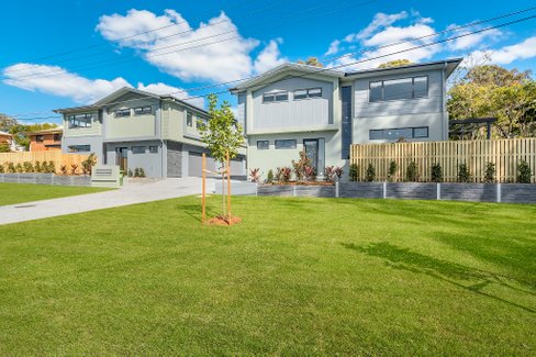 2/13 Robert Street, MUDGEERABA QLD 4213