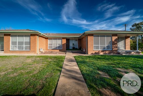 2/13 Wewak Street, ASHMONT NSW 2650