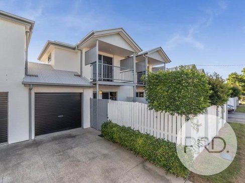 2/134 York Street, NUNDAH QLD 4012