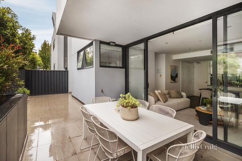 2 136 Church Street Hawthorn 3122