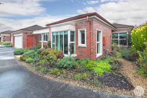 2/1364 Gregory Street, LAKE WENDOUREE VIC 3350