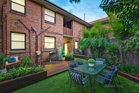 2/1378 Dandenong Road Hughesdale 3166