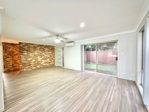 2/139 Old Main Road, ANNA BAY NSW 2316