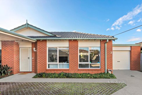 2 14 Kernan Street Strathmore 3041