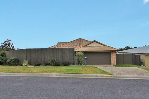 2/14 Macdonald Avenue, UPPER COOMERA QLD 4209