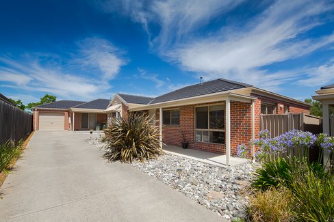 2/14 Parkgate Drive, SEBASTOPOL VIC 3356