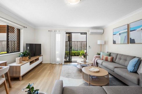 2/14 Peerless Avenue, Mermaid Beach QLD 4218