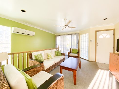 2/14 The Peninsula, CORLETTE NSW 2315