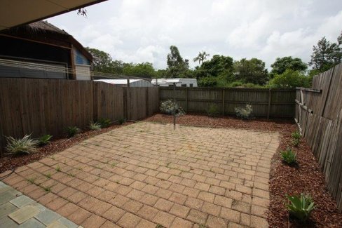 2/145 Government Road, LABRADOR QLD 4215