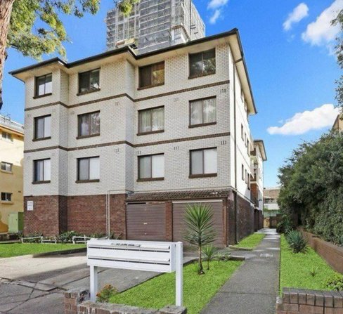 2/15 Charles Street, LIVERPOOL NSW 2170