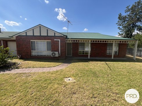 2/15 Edinburgh Circuit, WEST WODONGA VIC 3690