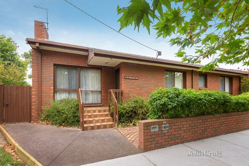 2/15 Meadow Grove Deepdene 3103
