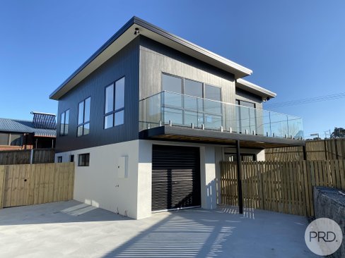2/15 Suncrest Street, MIDWAY POINT TAS 7171