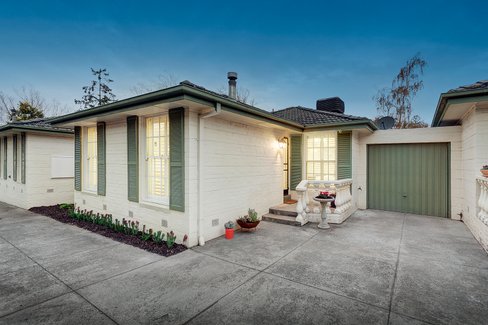 2/15 York Street Surrey Hills 3127