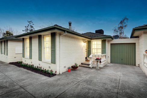 2/15 York Street Surrey Hills 3127