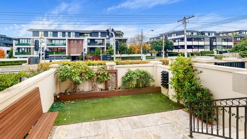 2/1506 Malvern Rd  Glen Iris 3146