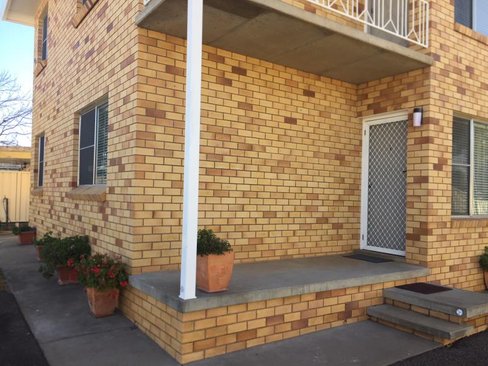 2/16 Burilla Street, TAMWORTH NSW 2340