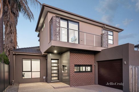 2 16 Golf View Road Heatherton 3202