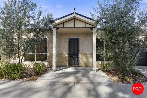 2/16 McLachlan Street, GOLDEN SQUARE