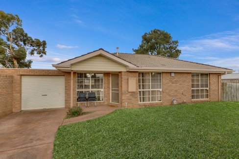 2 16 Teesdale Court Lara 3212