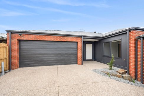 2/162 West Fyans Street, Newtown