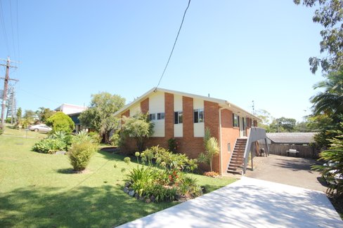2/1637 Ocean Drive, LAKE CATHIE NSW 2445