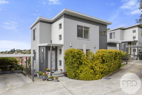 2/16A Suncrest Avenue, LENAH VALLEY TAS 7008