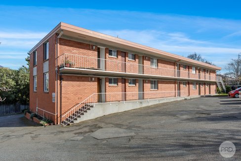 2/16B Stoke Street, NEW TOWN TAS 7008