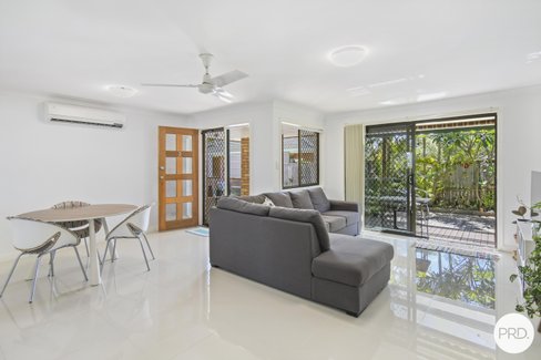2/17 Blundell Boulevard, TWEED HEADS SOUTH NSW 2486